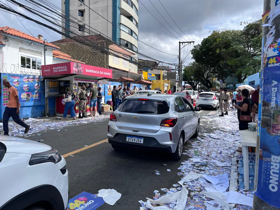 Congestionamento é registrado desde a saída da Rua Rodolfo Pimentel