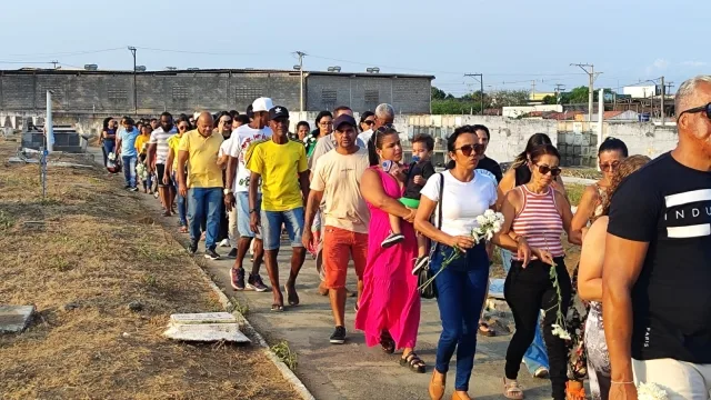 Durante a abordagem, foi encontrado um revólver calibre .38