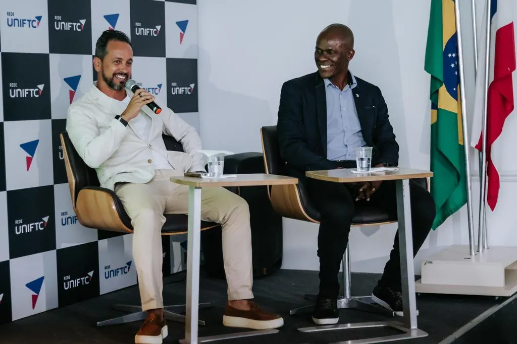 Ricardo Lima (à esq.), presidente da FBF, ao lado de Jailson Macedo Freitas, presidente da Ceaf-BA