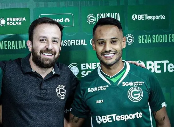 Mateus Gonçalves na apresentação pelo Goiás