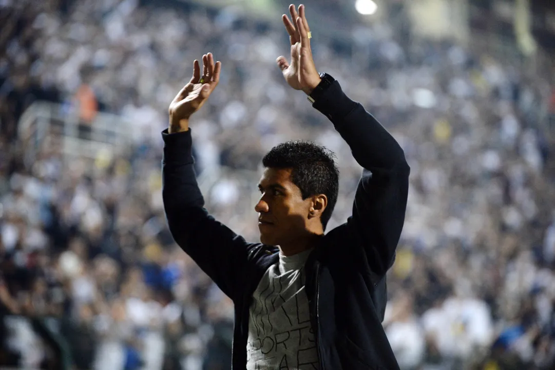 Paulinho durante sua passagem vitoriosa no Corinthians