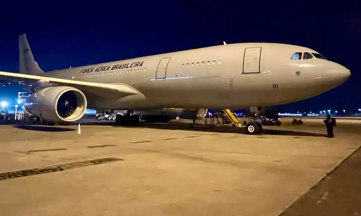 Quinto voo da aeronave KC-30 para Beirute, capital libanesa, decolou às 11h da Base Aérea de São Paulo