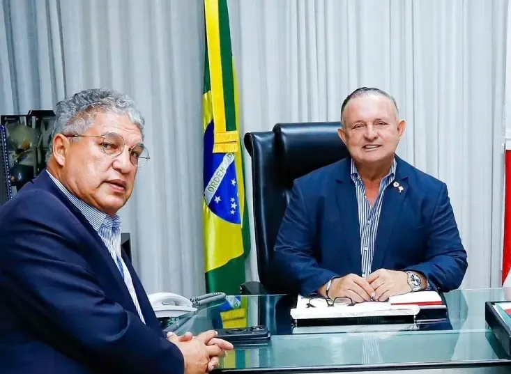 Rosemberg e o presidente da assembleia, Adolfo Menezes