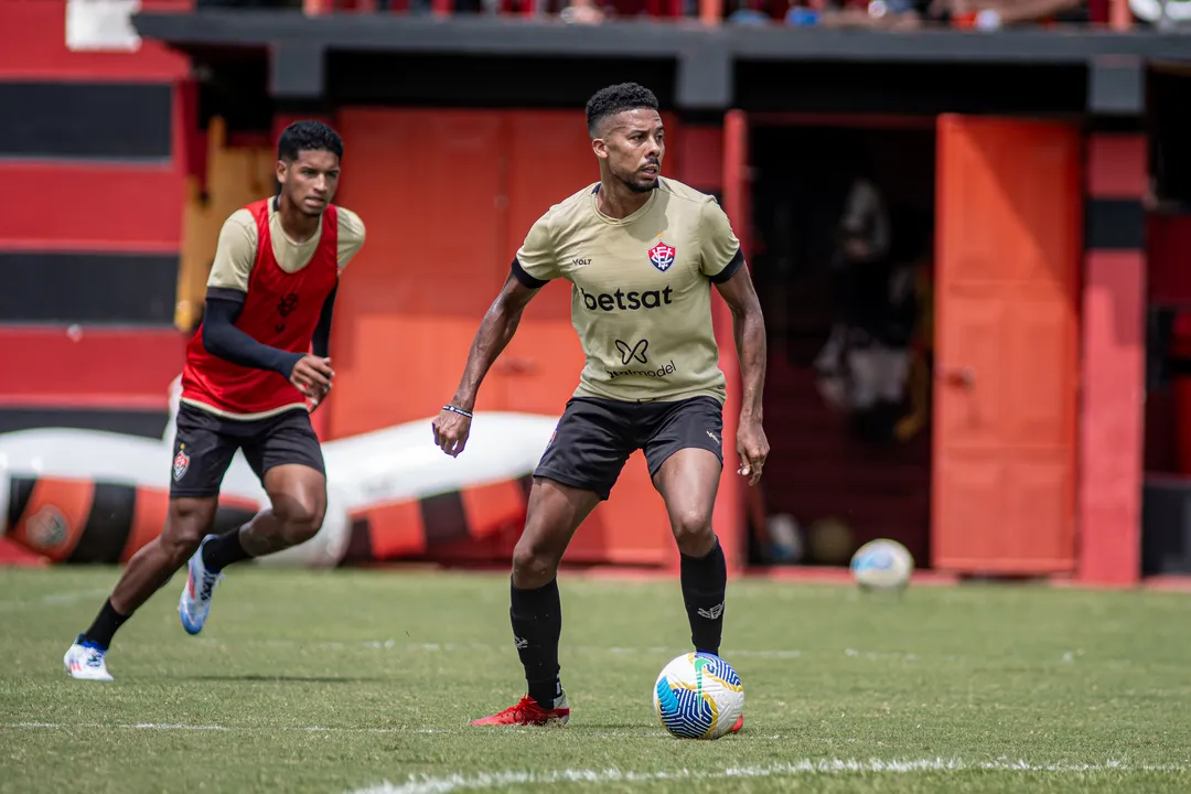 Treino do Vitória na manhã deste sábado, 12