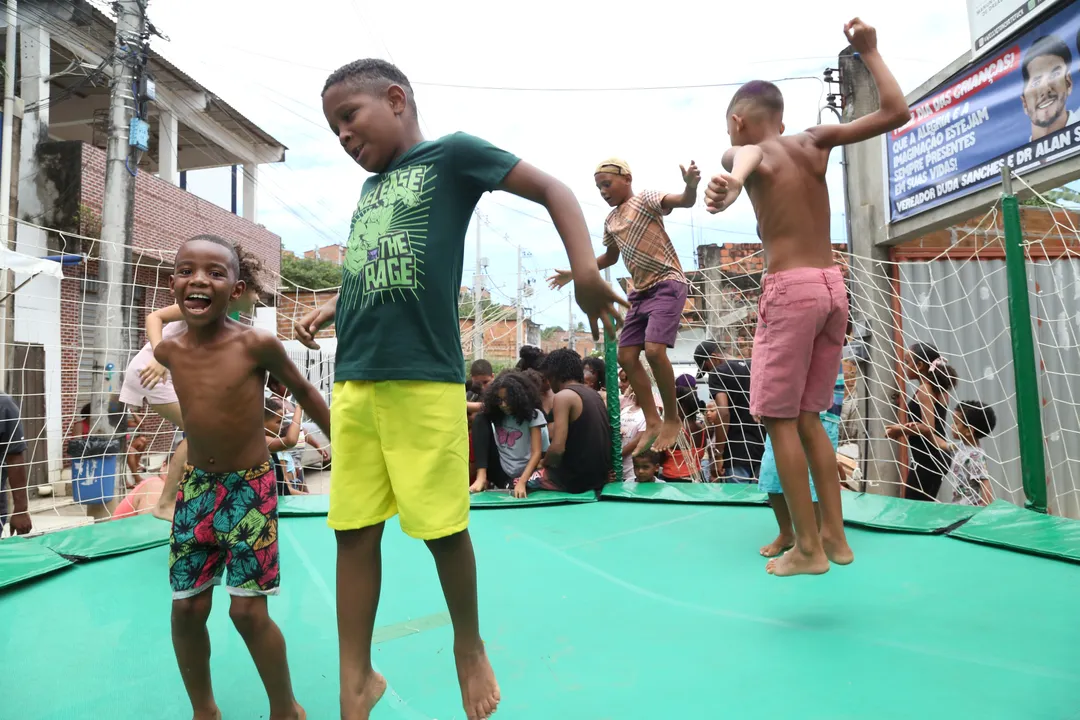 Moradores do bairro Plataforma organizam festival com diversas atrações interativas