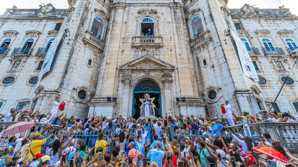 Festejos de padroeira da Bahia afetam trânsito de Salvador