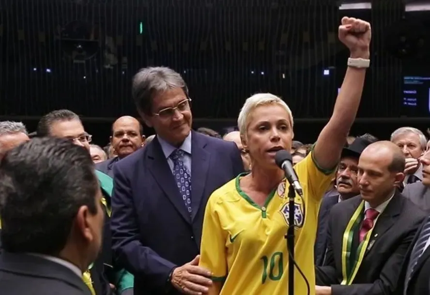 Cristiane Brasil é filha de Roberto Jefferson