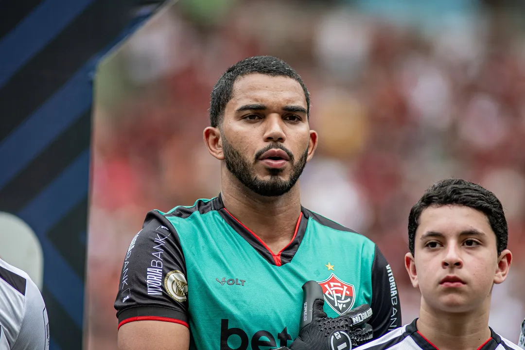 Lucas Arcanjo é o goleiro titular do Vitória