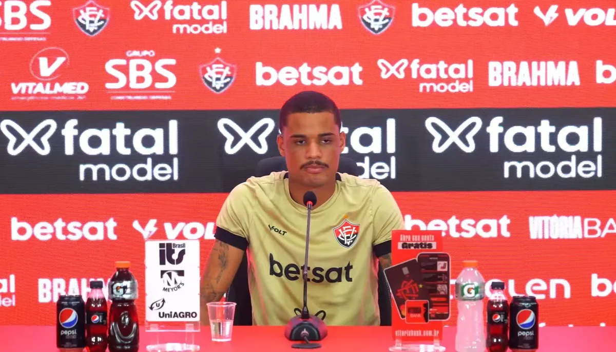 Jnderson durante coletiva na Toca do Leão