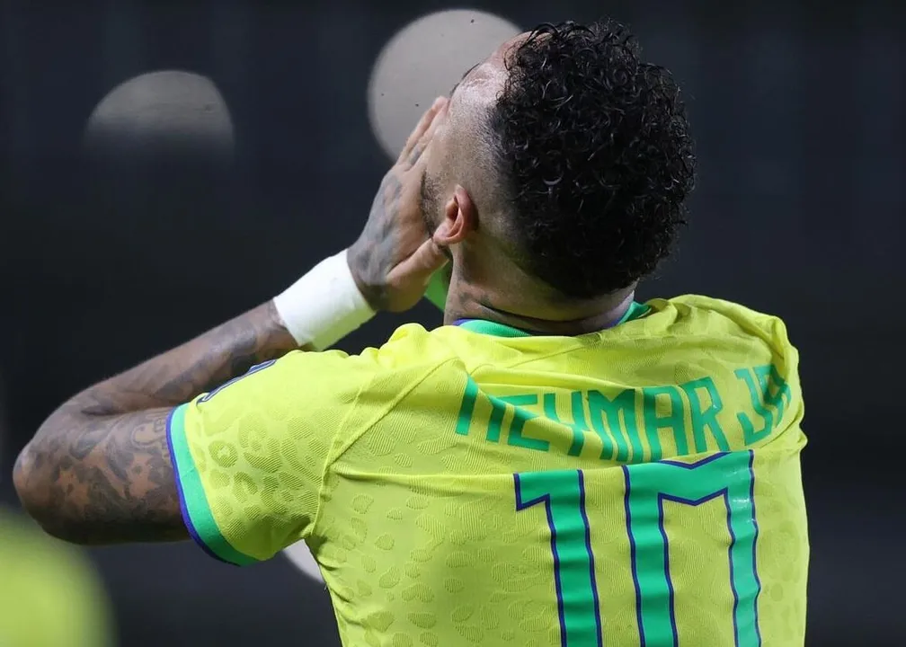 Neymar com a camisa da Seleção Brasileira