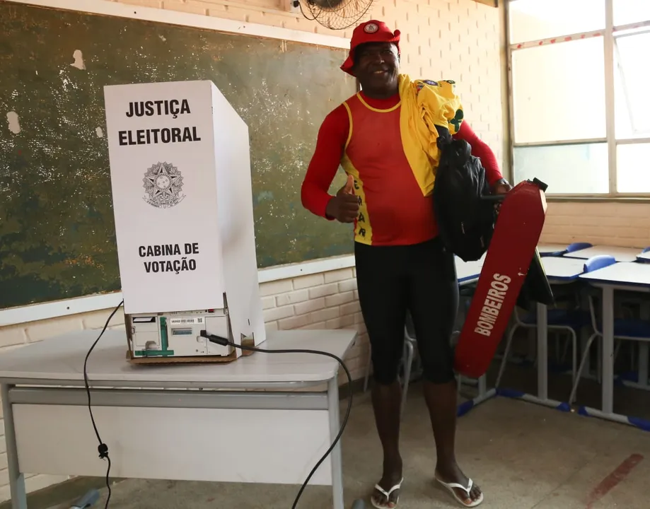 Reginaldo Sales foi cedo votar