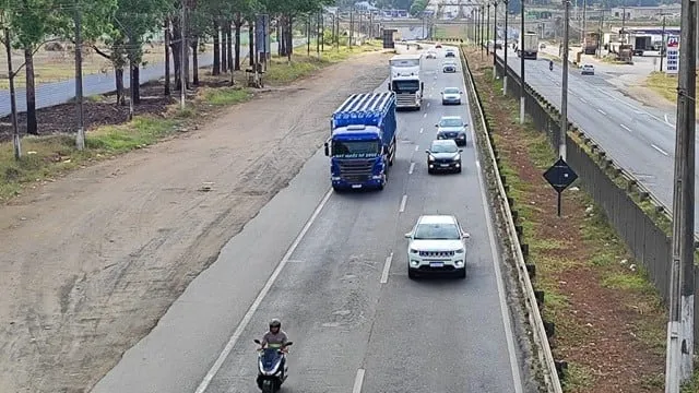 Asfalto da BR sofre críticas de usuários