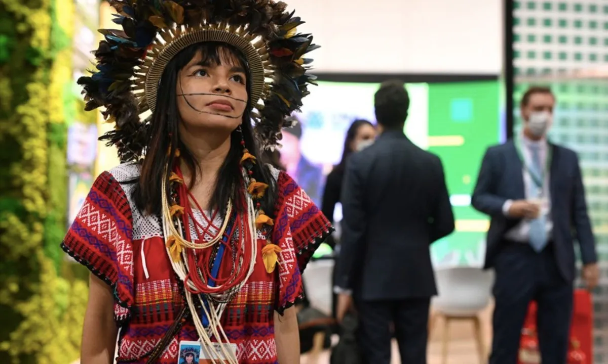 Jovem indígena brasileira, Paiter Bandeira Suruí