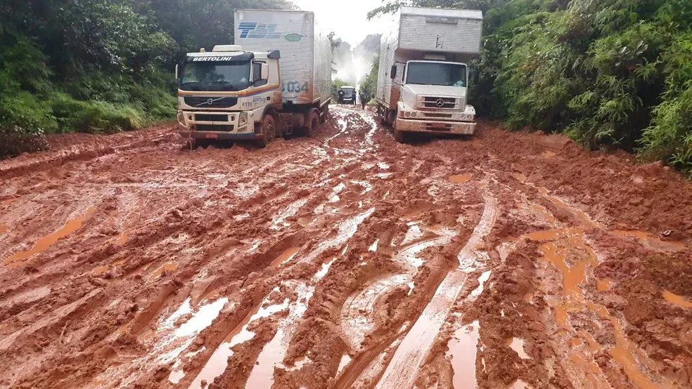 Trecho da BR 156 durante período de chuva