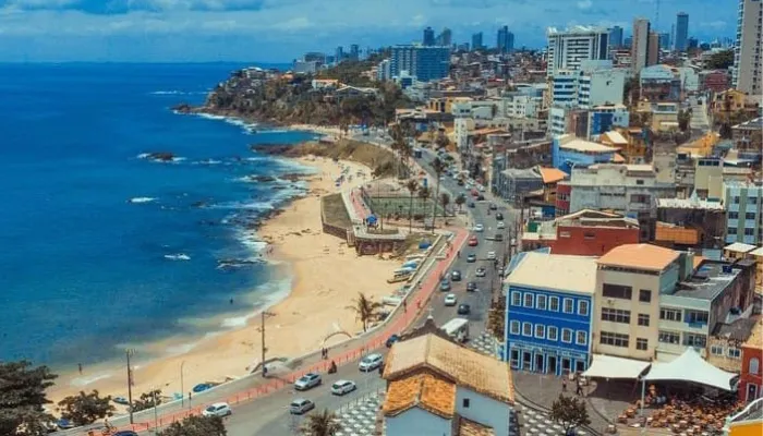 Praia é uma das opções para curtir o feriado desta quarta-feira, 20