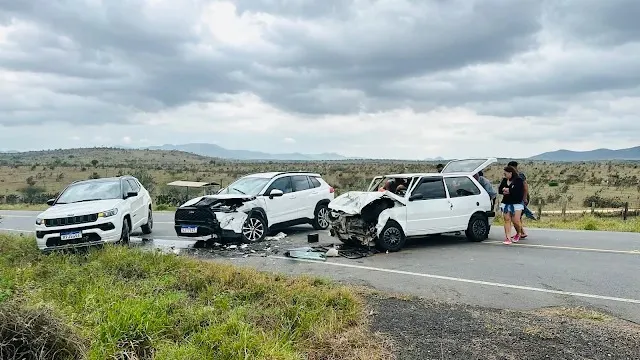 O acidente ocorreu por volta das 15h