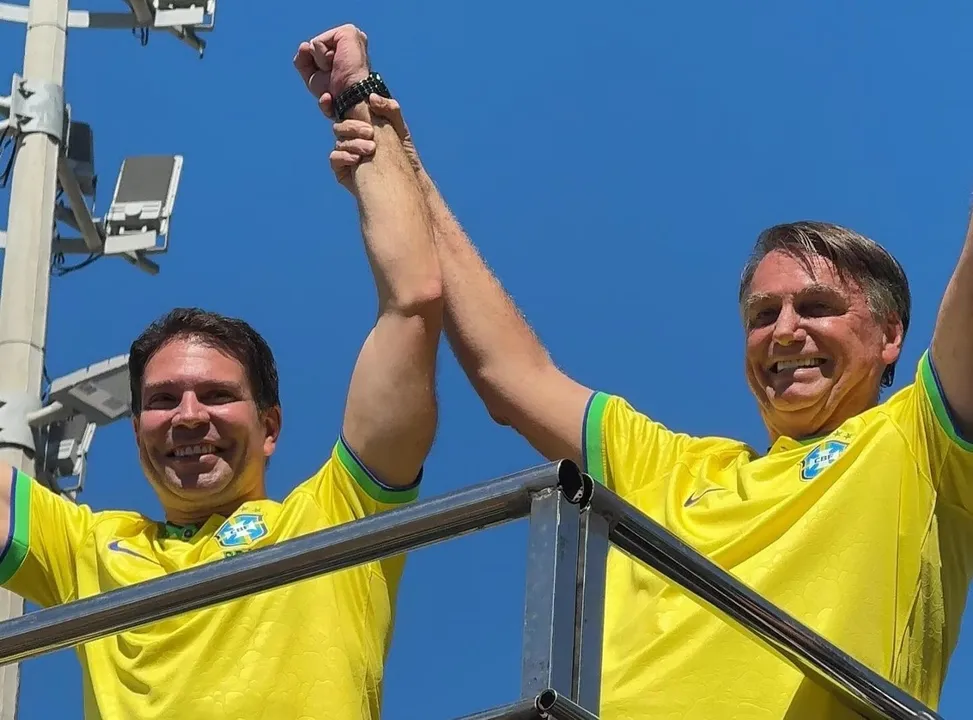 Bolsonaro e Ramagem foram indiciados por três crimes