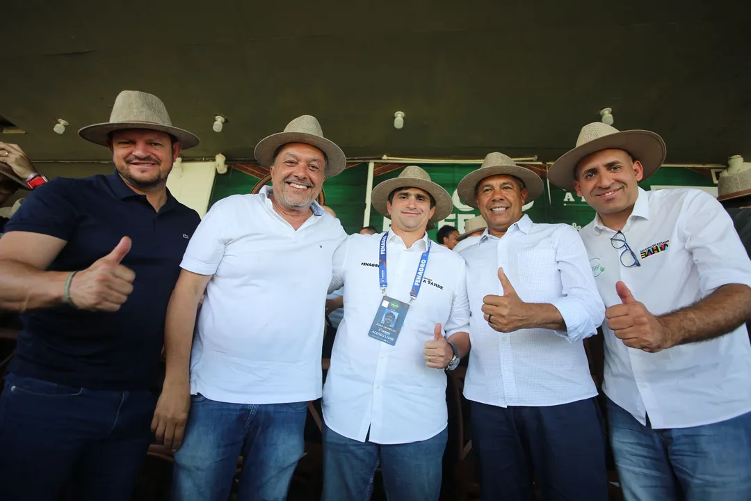 Presidente do Grupo A Tarde junto com o governador Jerôni