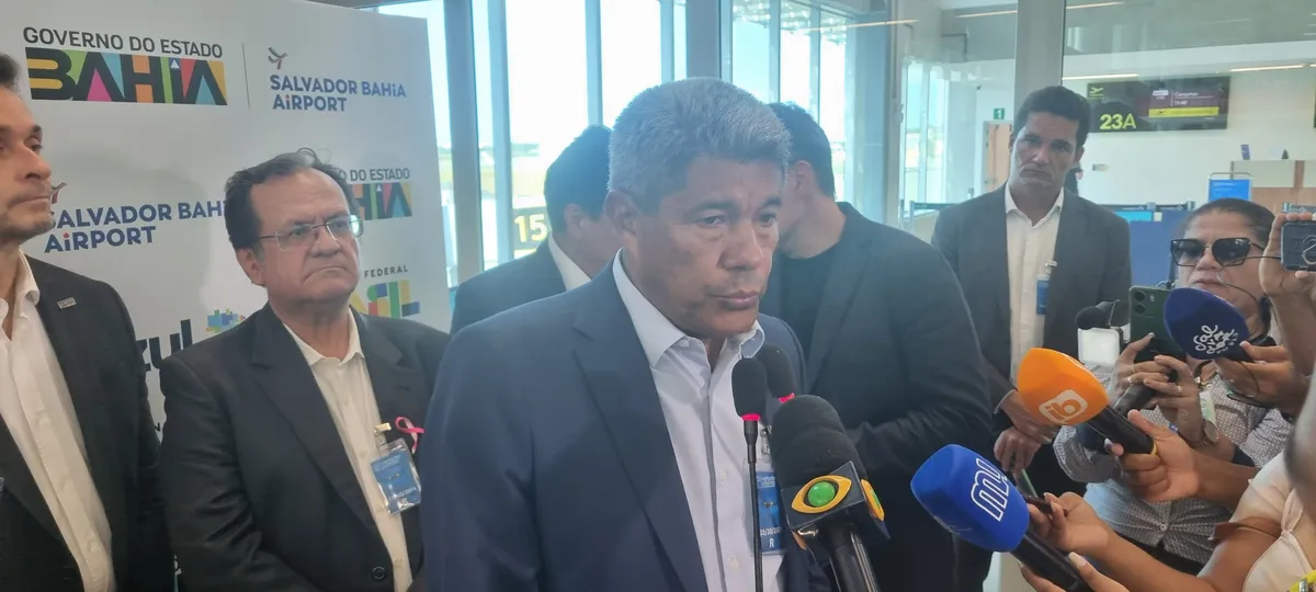 Governador Jerônimo Rodrigues em coletiva de imprensa