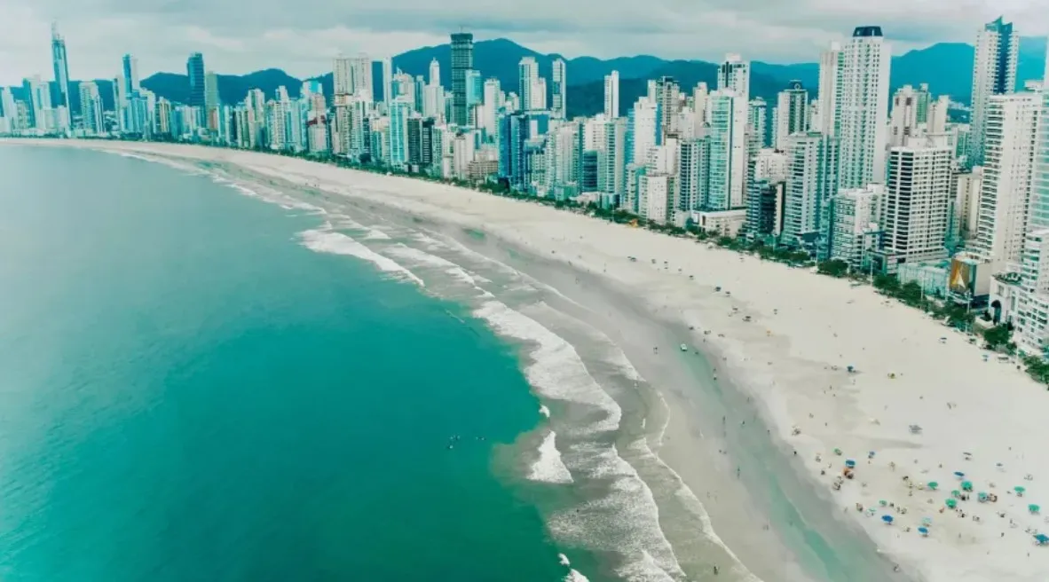 Praia Central, em Balneário Camboriú, Santa Catarina