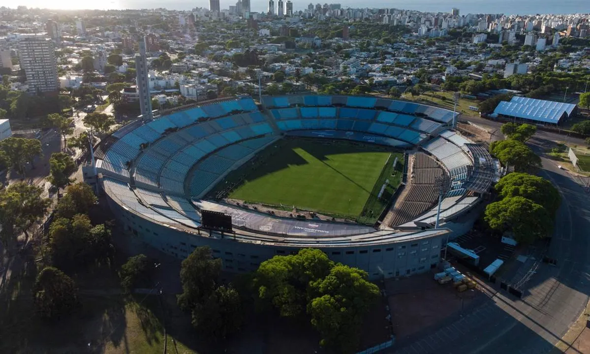 Tradicional Estádio Centenário em Montevidéu