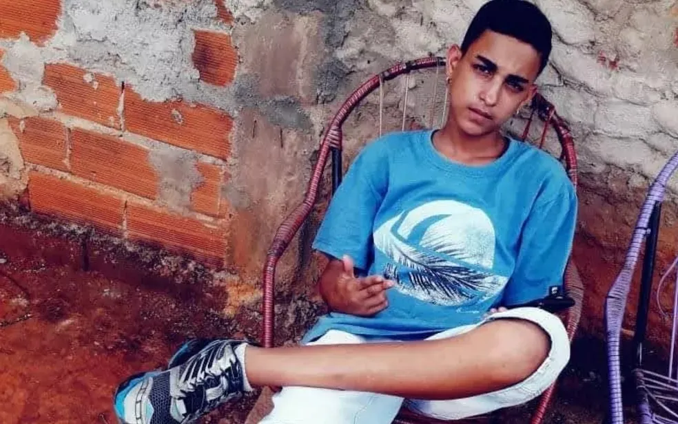 Adolescente teria ido jogar videogame com um amigo