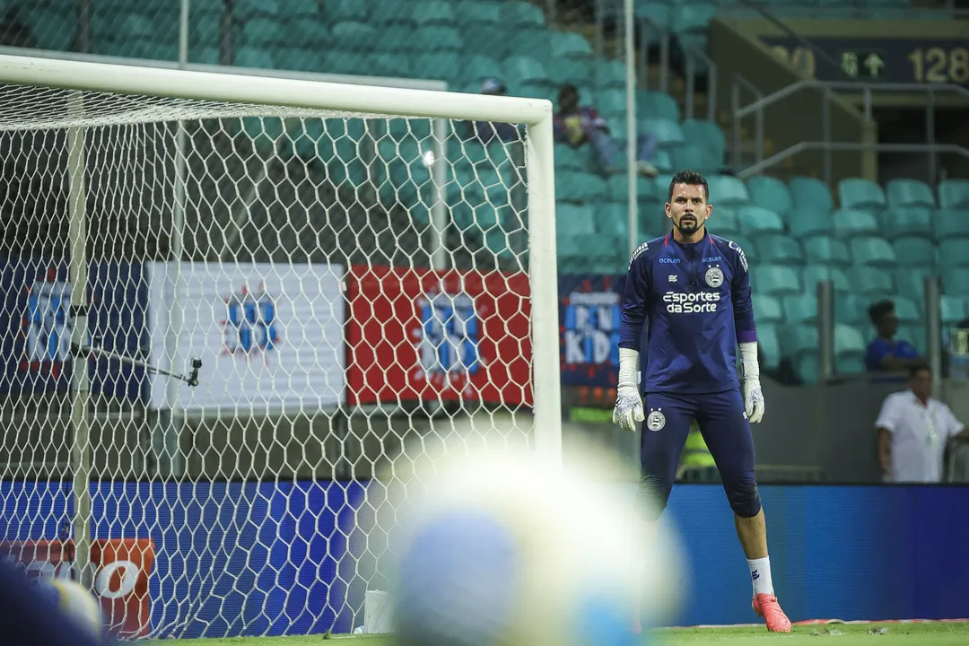 Marcos Felipe durante aquecimento na Arena Fonte Nova