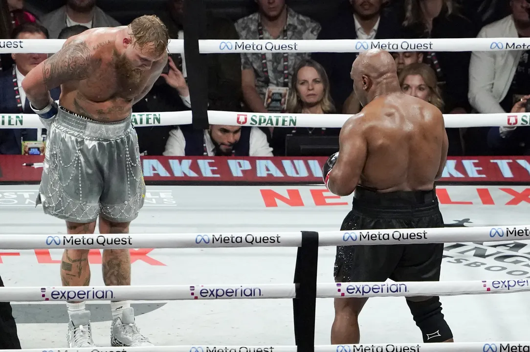 Imagem ilustrativa da imagem Mike Tyson mostra fúria no ringue, mas perde para Jake Paul