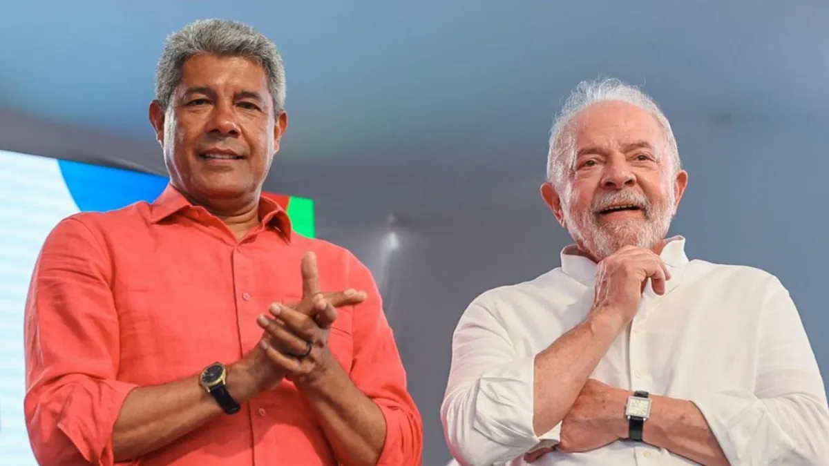 Governador Jerônimo e presidente Lula durante entrega de condomínio do programa em Santo Amaro