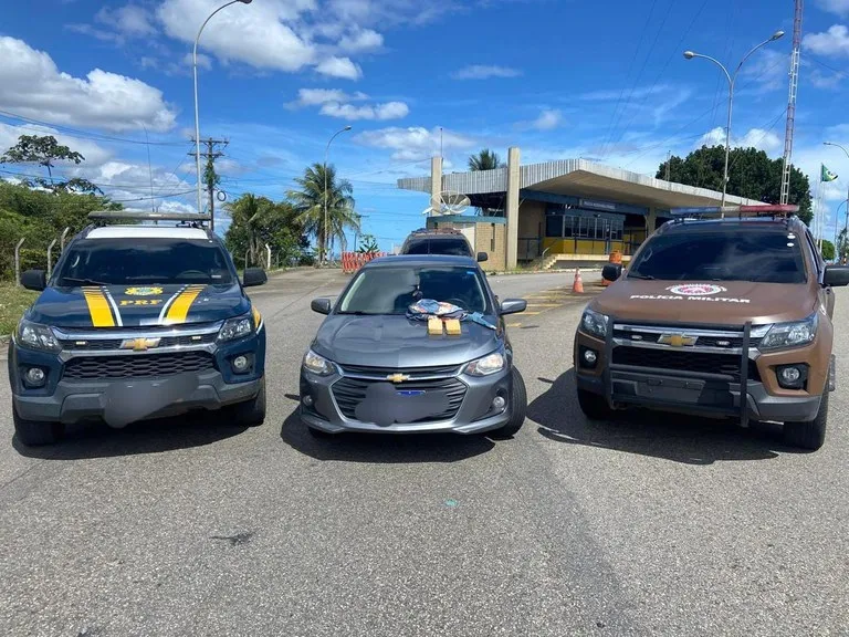 Imagem ilustrativa da imagem Motorista é preso em flagrante com cocaína dentro de porta-malas