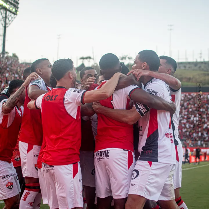 Jogadores do Vitória comemorando