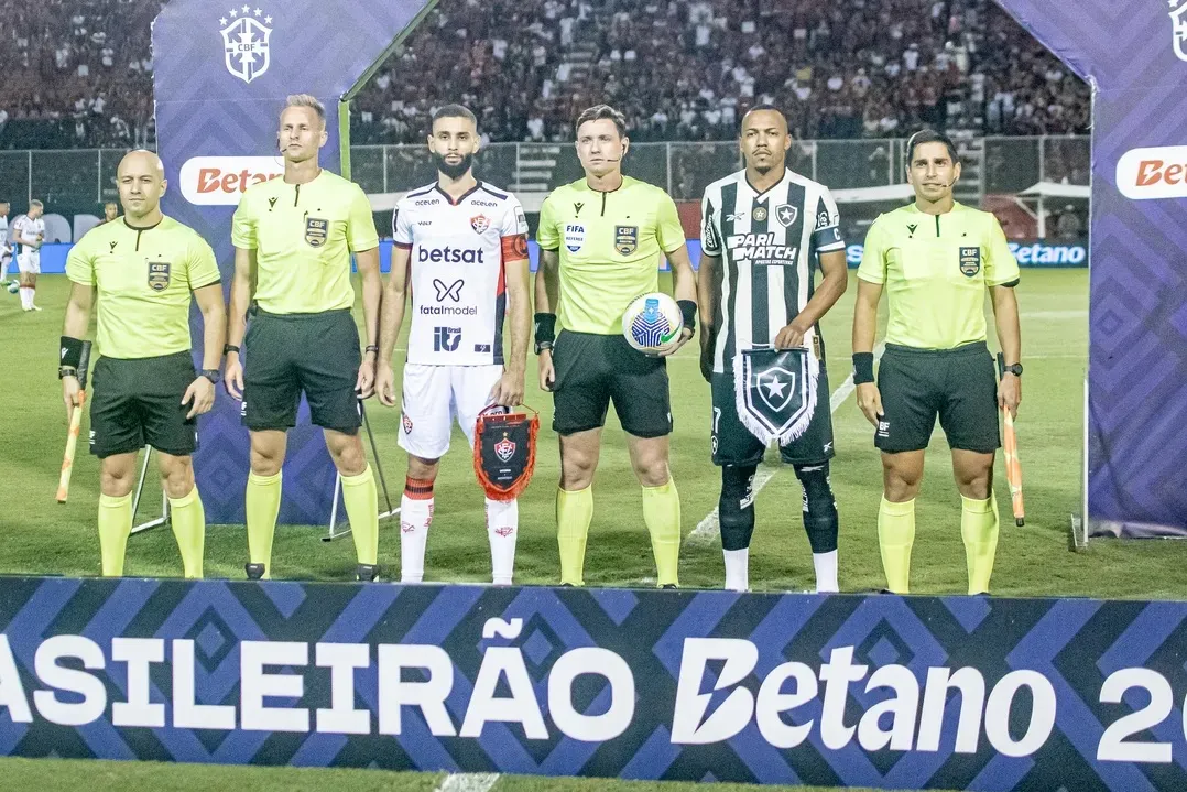 Vitória visita o Botafogo neste sábado