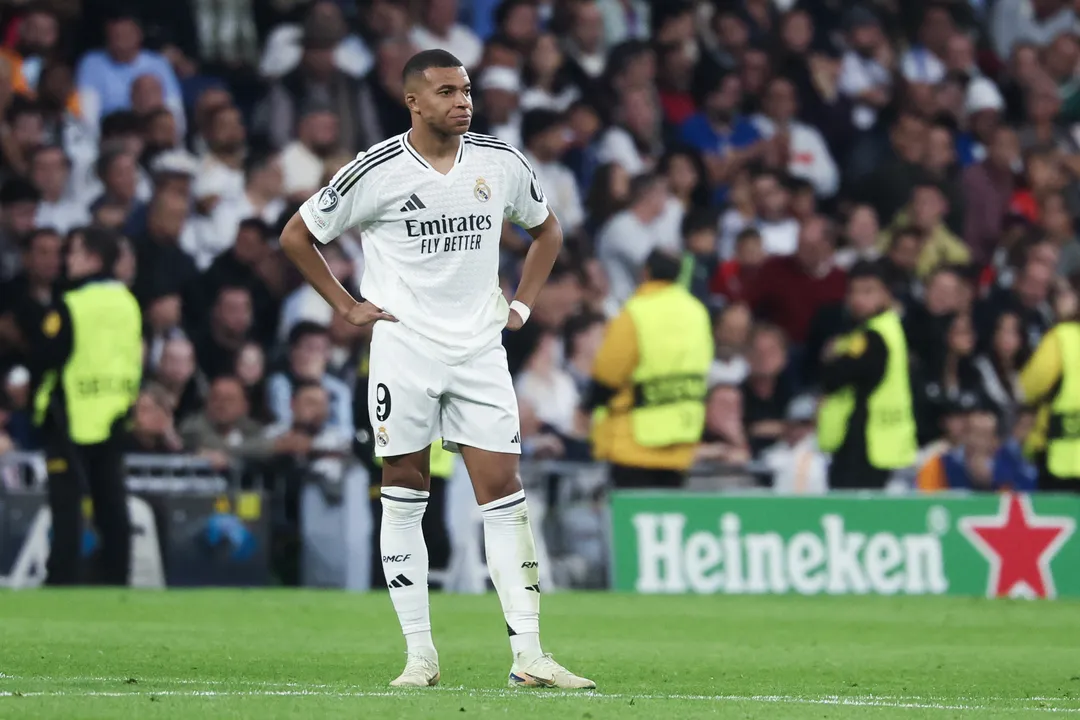 Kylian Mbappe em ação com a camisa do Real Madrid