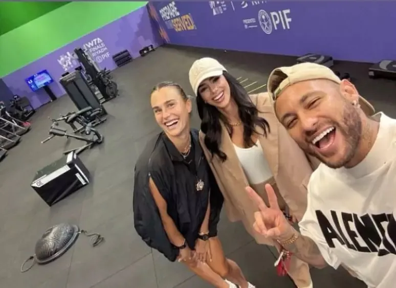 Aryna Sabalenka, Bruna Biancardi e Neymar registram encontro em torneio