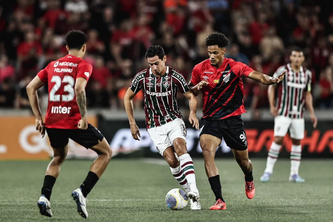 Duelo entre Athletico-PR x Fluminense