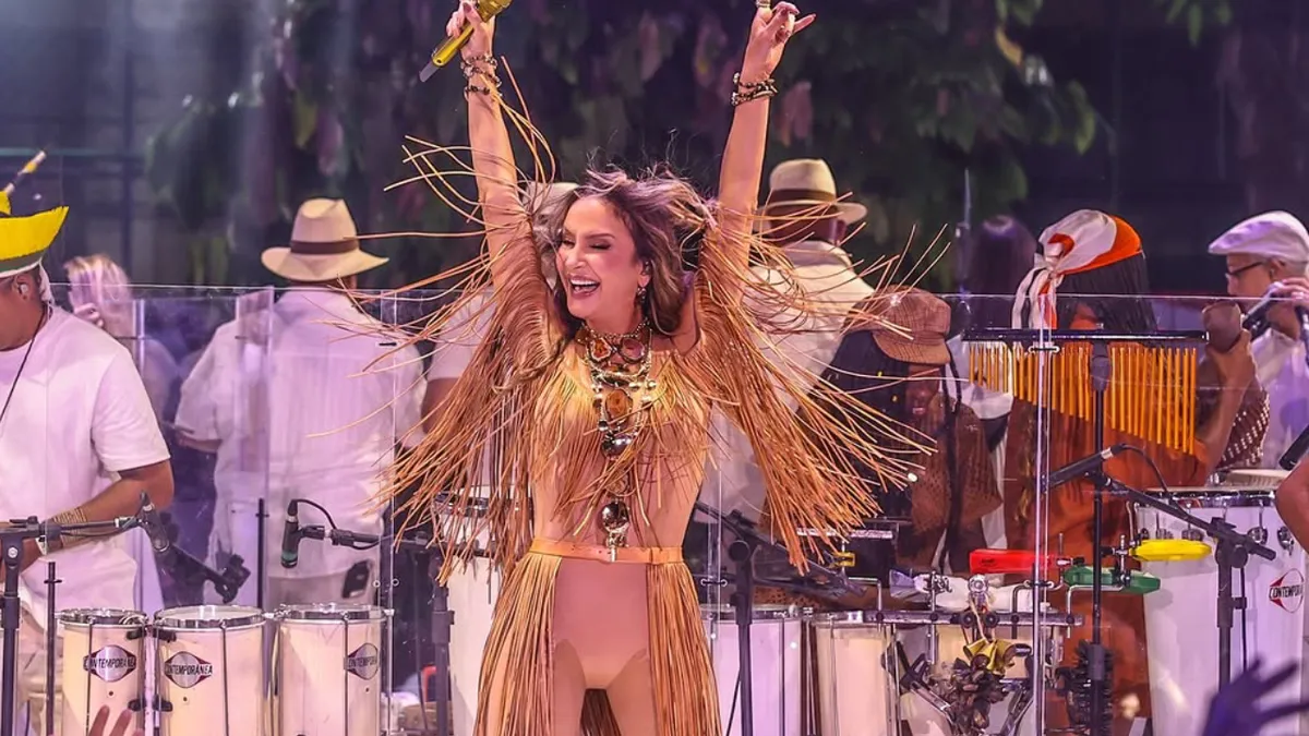 Claudia Leitte tem sido criticada por mudança em música