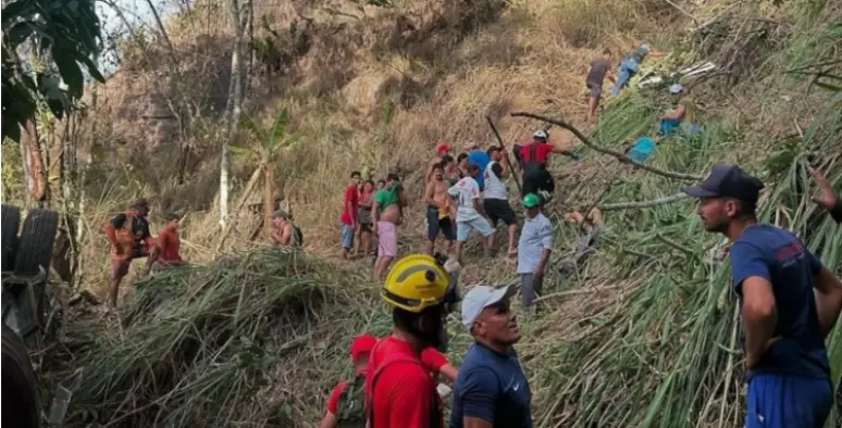 Ônibus despencou mais de 20 metros na Serra da Barriga