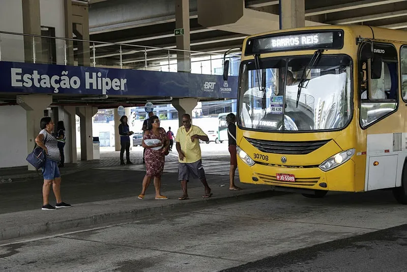 Ônibus que circulam pela capital baiana (ilustração)