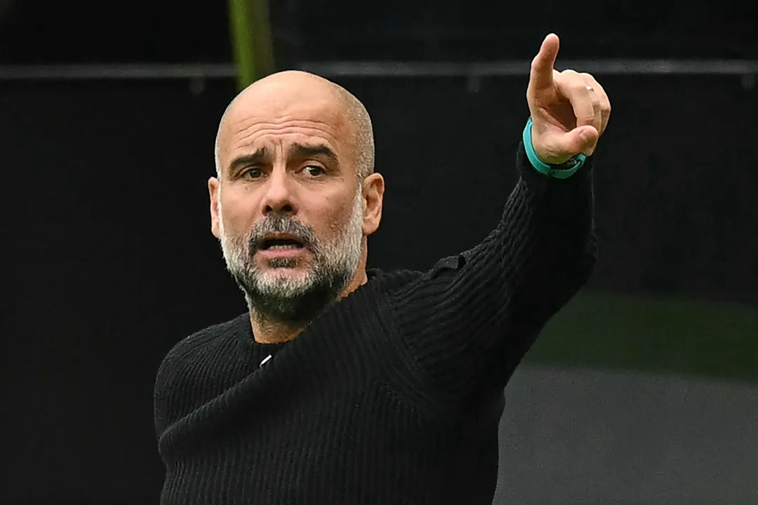 Pep Guardiola permanecerá no comando do Manchester City até 2027