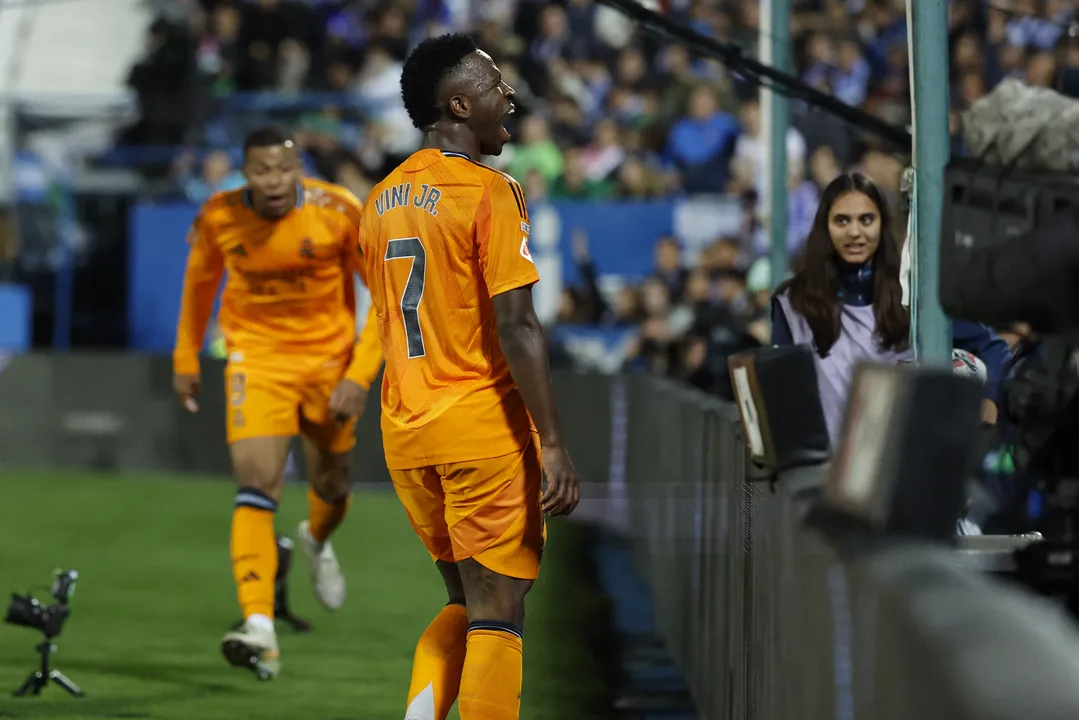 Vini Jr comemorando em partida pelo Real Madrid