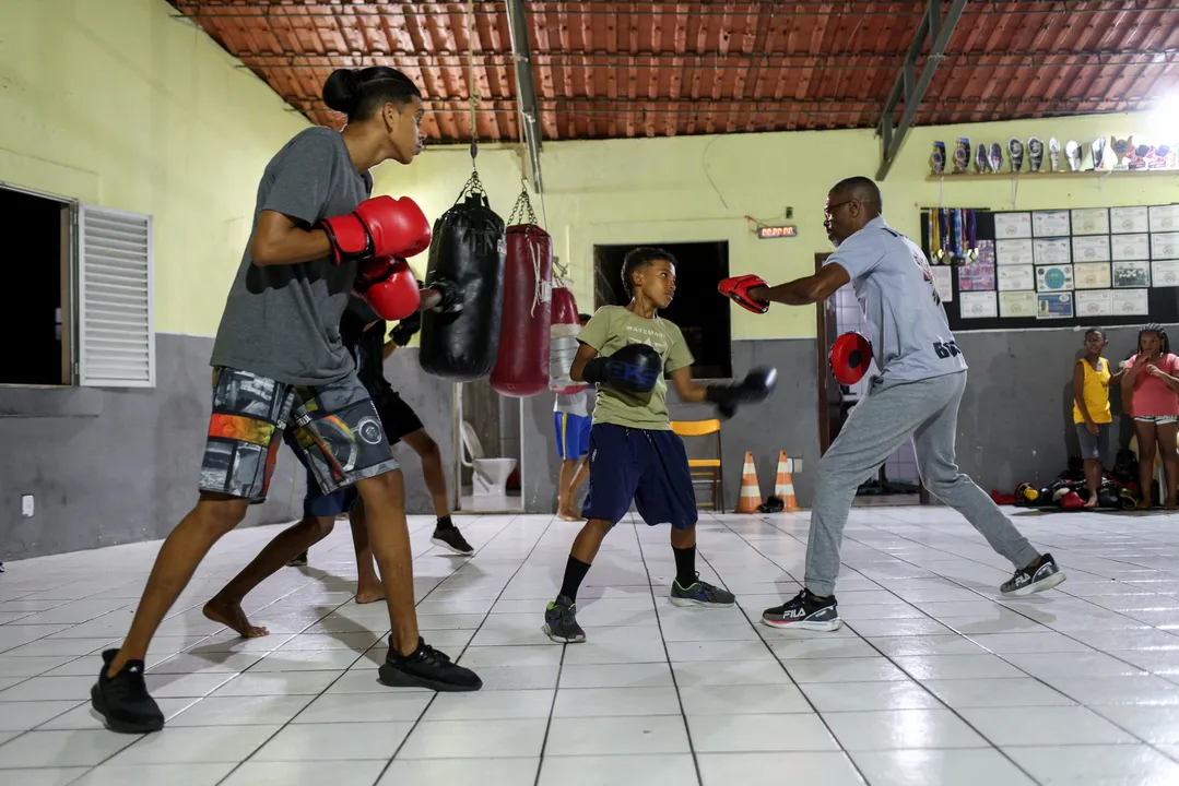 Projeto da Academia Fênix ajuda jovens da região da Polêmica, em Brotas