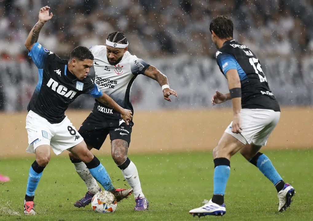 Confronto entre Corinthians e Racing