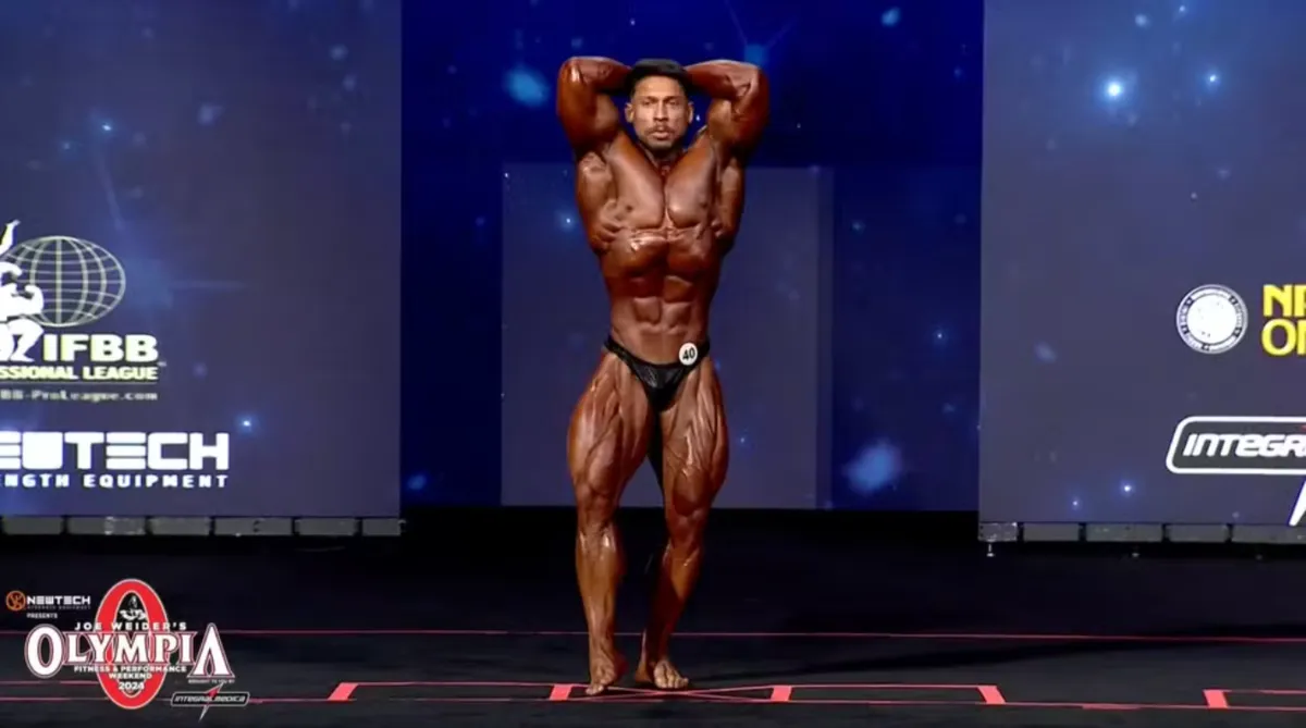 Ramon Dino em apresentação nas finais da categoria Classic Physique