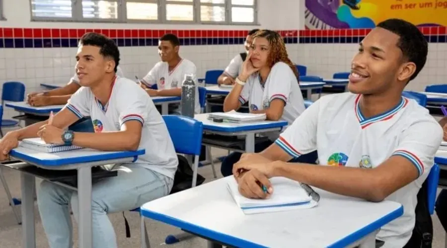 Processo deve ser realizado presencialmente na escola onde o aluno está matriculado