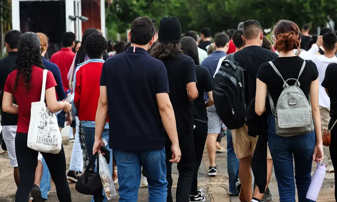 Em todo o país, instituições de ensino públicas e privadas utilizam os resultados individuais do Enem para selecionar novos alunos