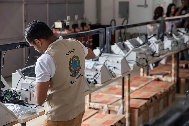 Urnas ficaram armazenadas no Centro de Apoio Técnico, em Porto Seco Pirajá