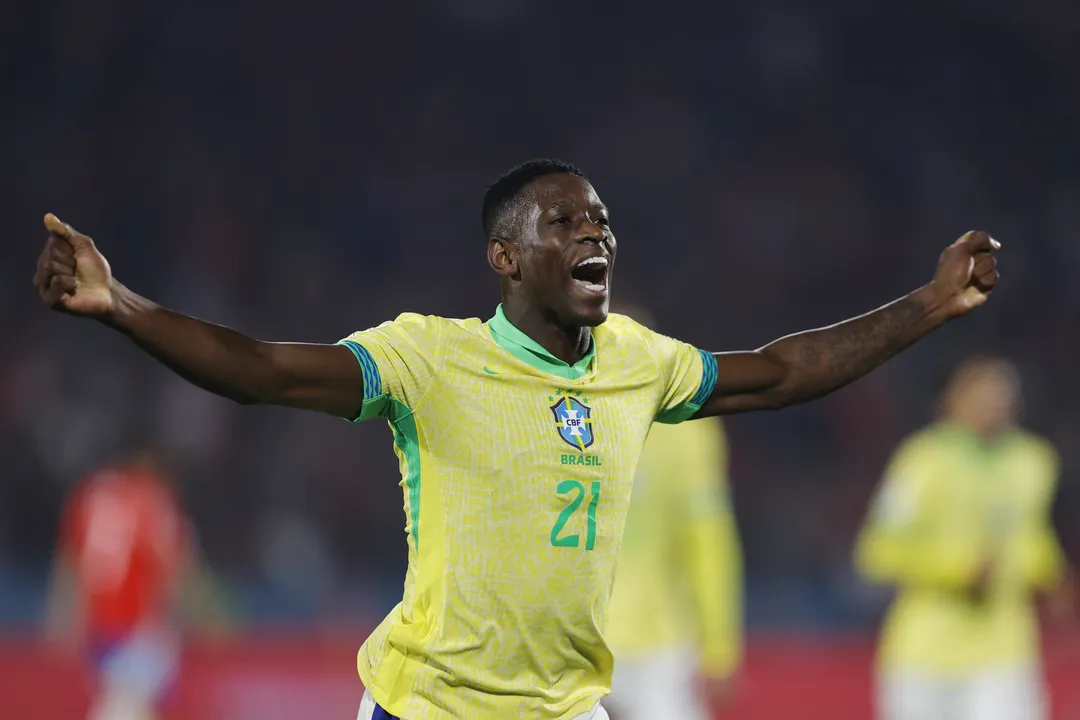 Luiz Henrique comemora primeiro gol com a camisa da Seleção Brasileira