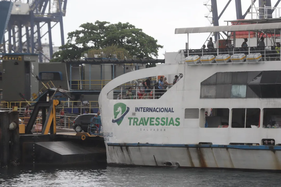 Ferries Maria Bethânia, Pinheiro e Rio Paraguaçu, ficaram temporariamente paralisados