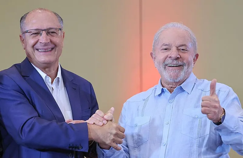 Alckmin ao lado do presidente Lula