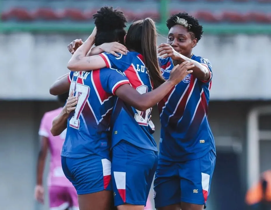 Jogadoras do Bahia comemorando